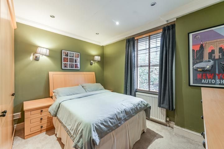 Property photo 3 of 6 Bedroom