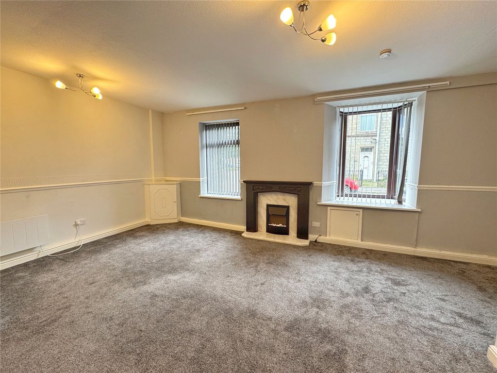 Property photo 2 of 45 Picture No. 15