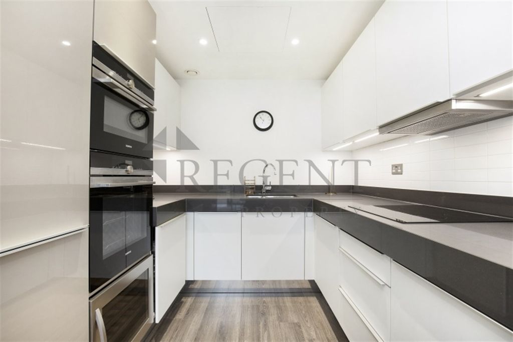 Property photo 2 of 10 Kitchen