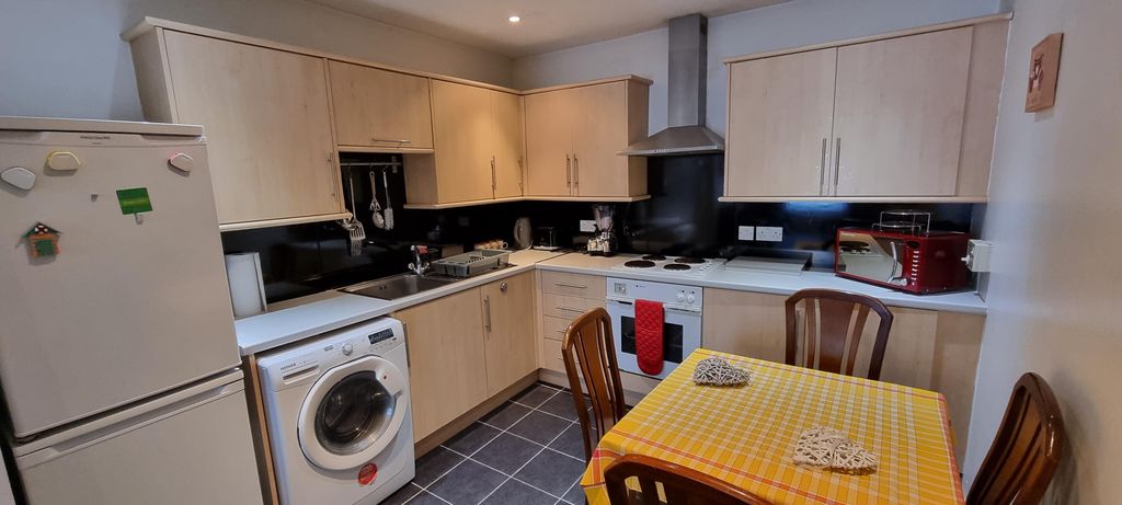 Property photo 2 of 12