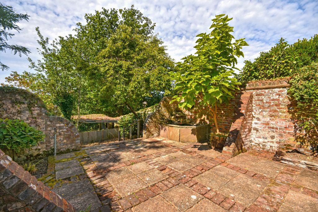 Property photo 3 of 18