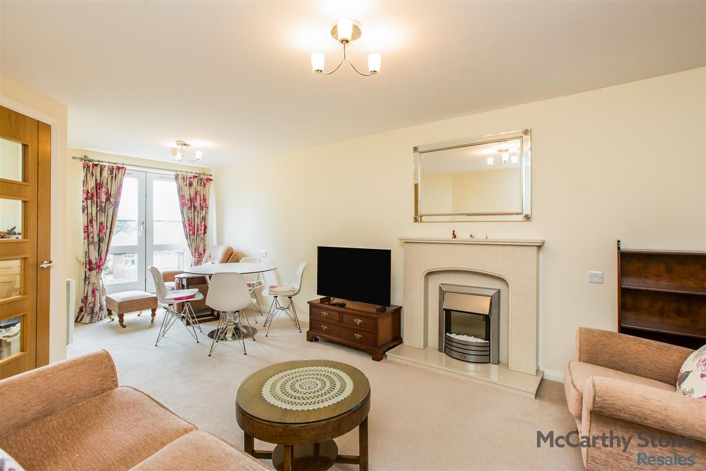 Property photo 1 of 21 36_Trinity_Court_027.Jpg