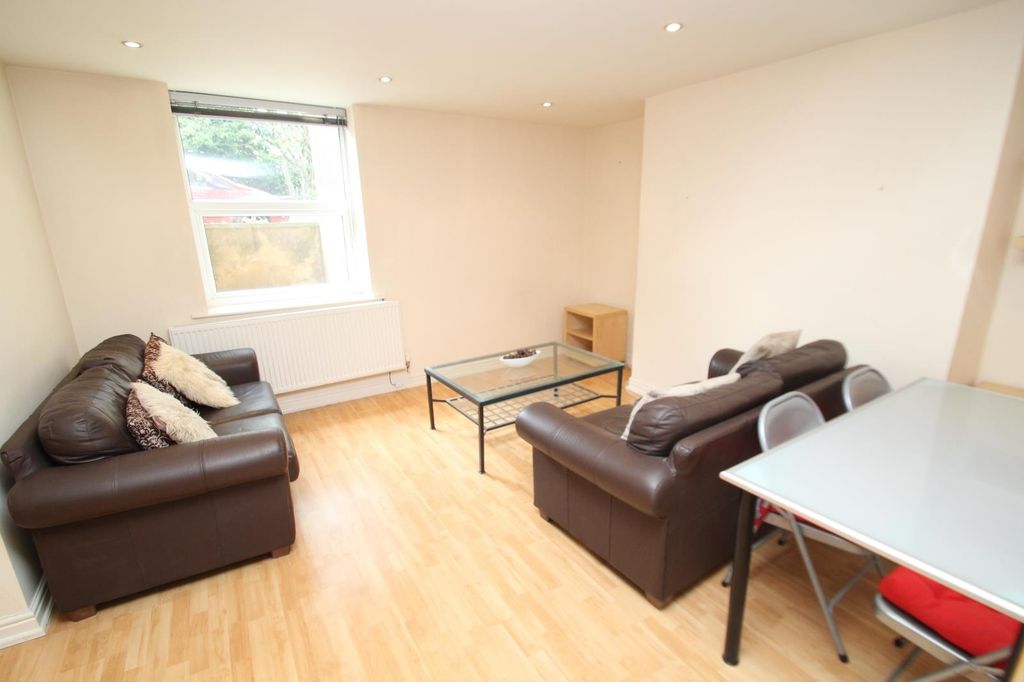 Property photo 3 of 9 0 General