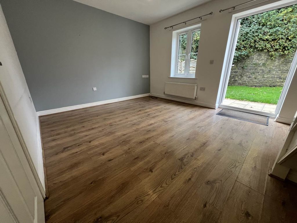 Property photo 2 of 9 Lounge