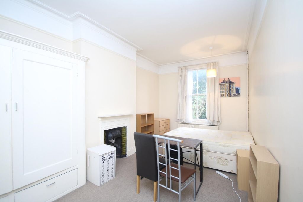 Property photo 3 of 7 Bedroom