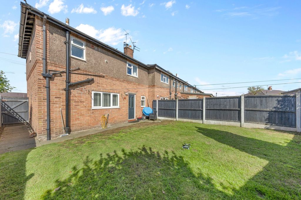 Property photo 3 of 23