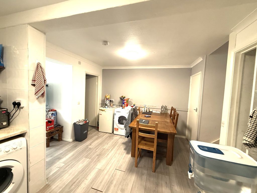 Property photo 3 of 13 Photo 9