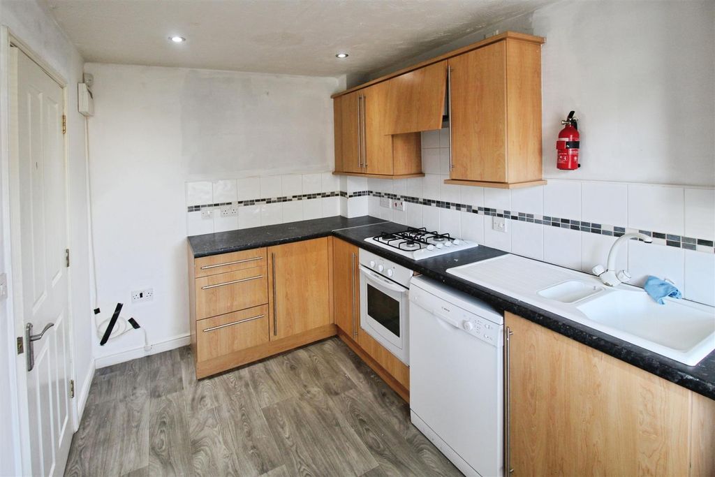 Property photo 3 of 15 Kitchen