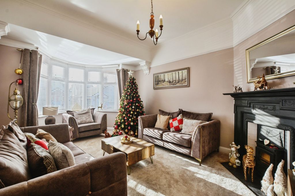 Property photo 2 of 27