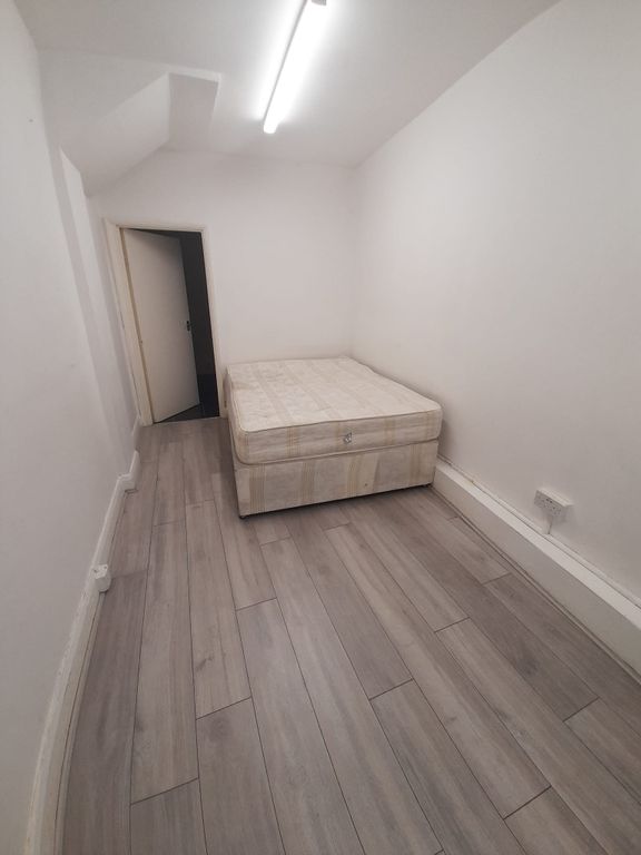 Property photo 1 of 2