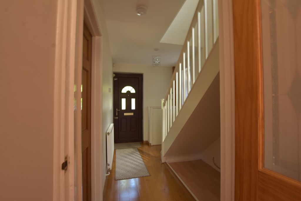 Property photo 2 of 16 Entrance Hallway
