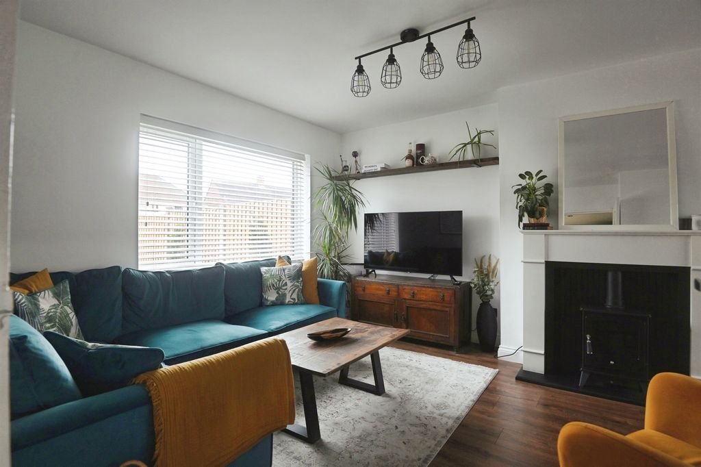 Property photo 3 of 20