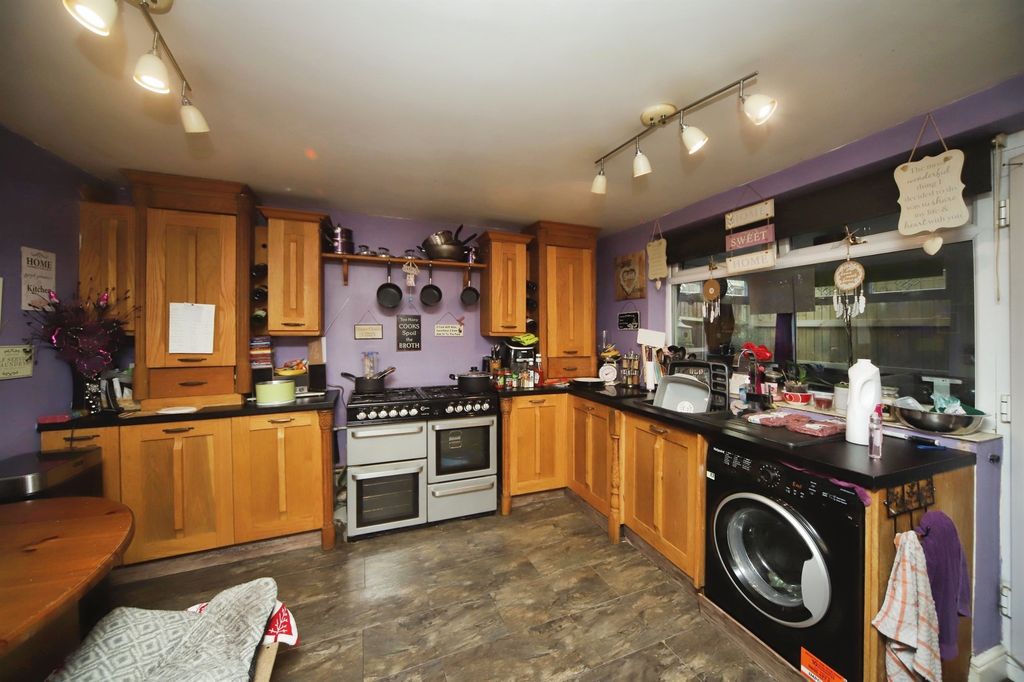 Property photo 3 of 17