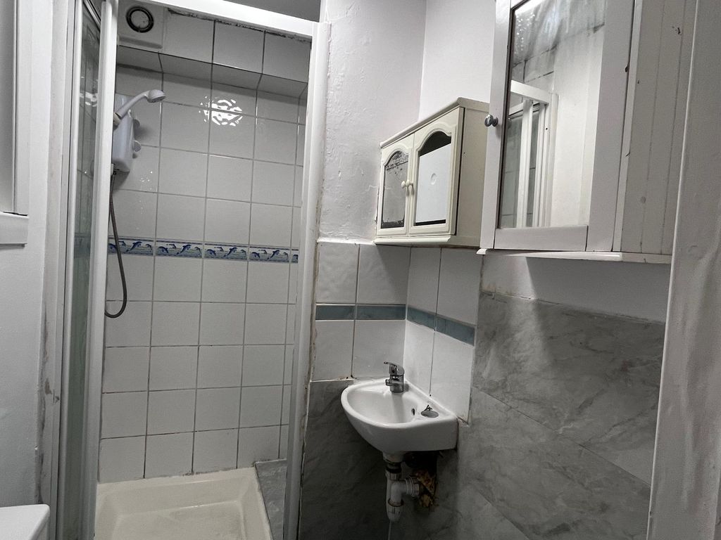 Property photo 3 of 3