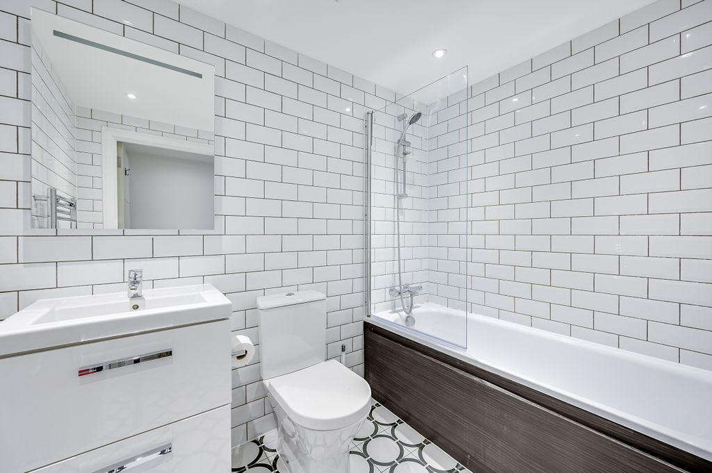 Property photo 3 of 6 Bathroom