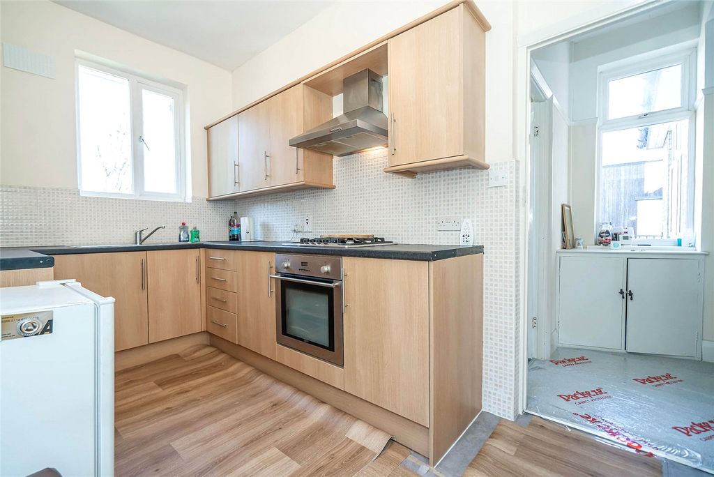 Property photo 3 of 12 Kitchen B