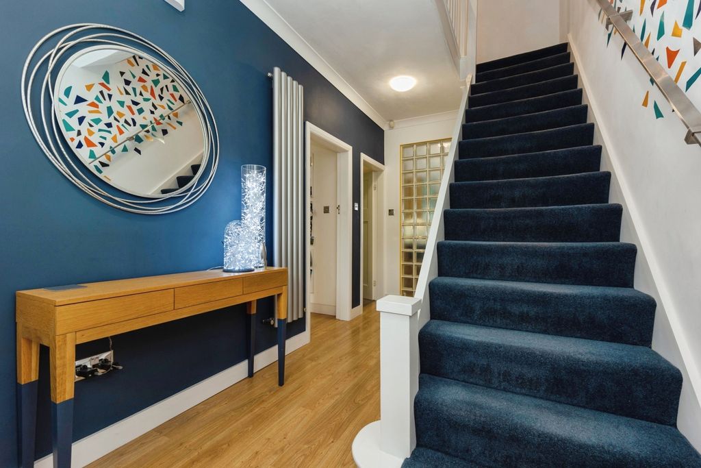 Property photo 2 of 24 Pbox-Img.Jpg