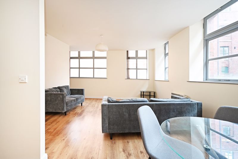Property photo 2 of 10 Studio Living Space