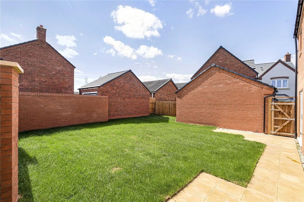 Property photo 2 of 11 Garden Plot 2