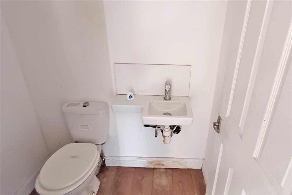 Property photo 3 of 5