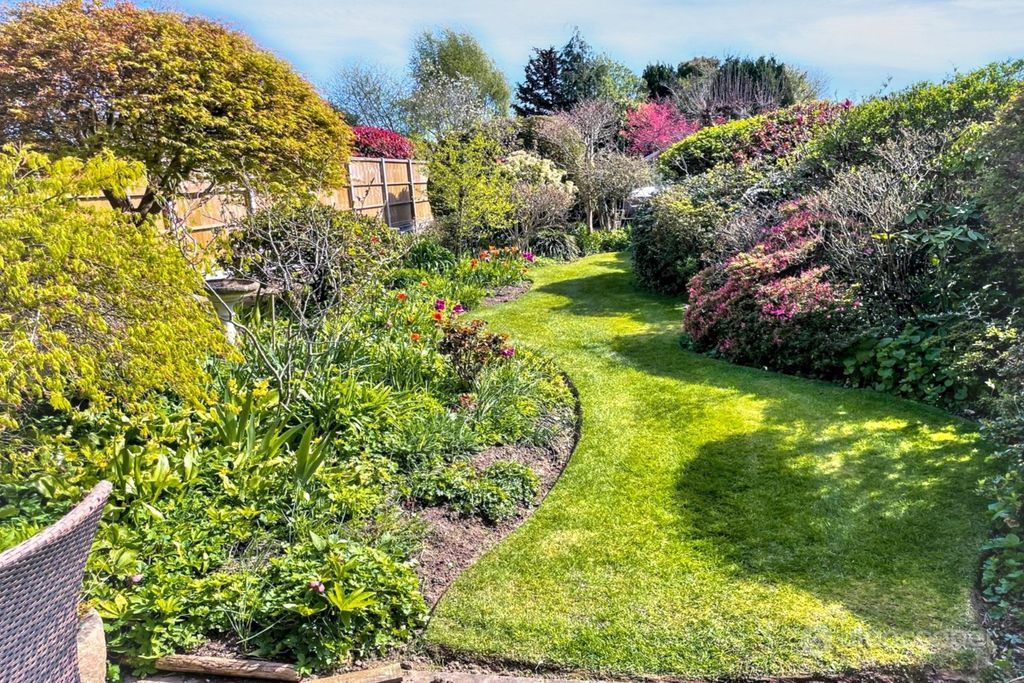 Property photo 2 of 28 5325044