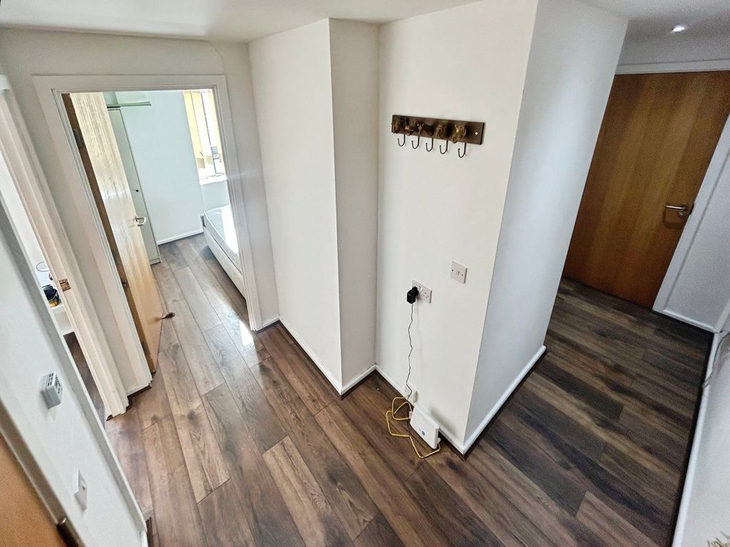 Property photo 2 of 18 Internal