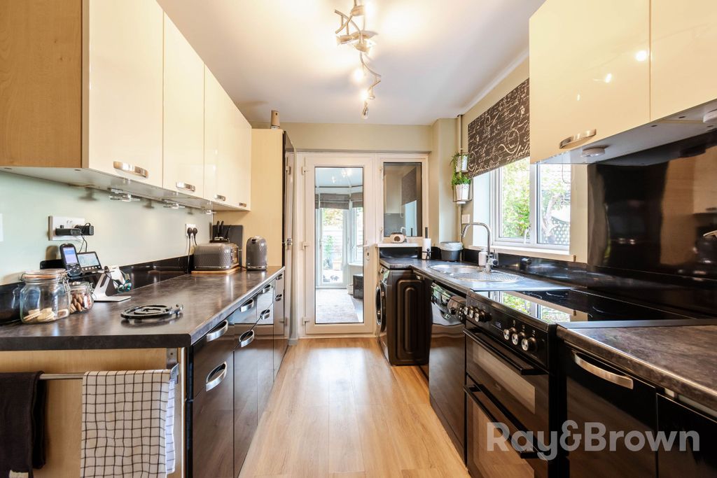 Property photo 3 of 46