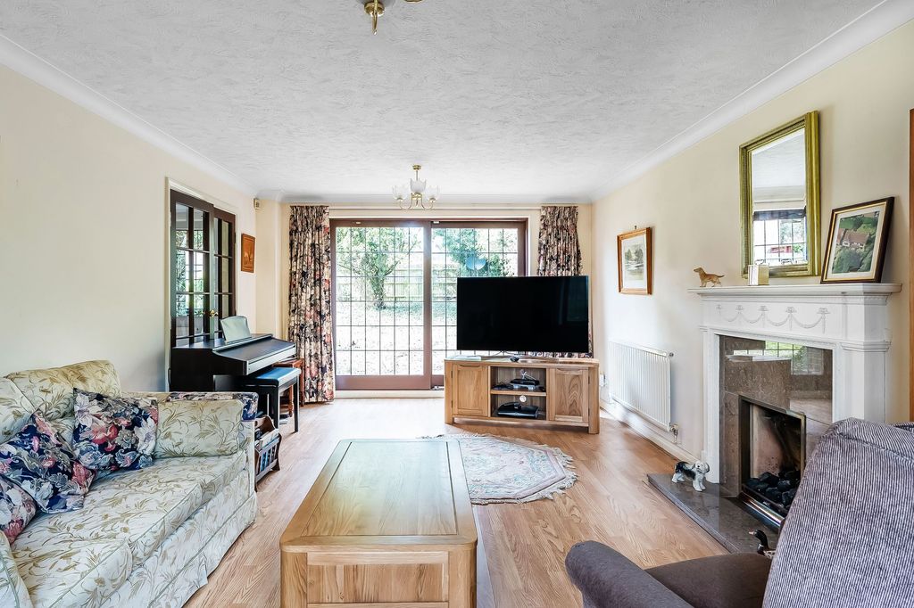 Property photo 2 of 32