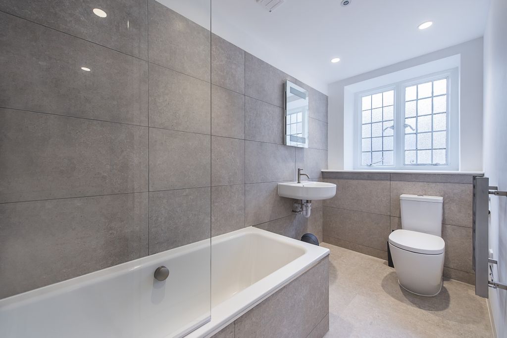 Property photo 3 of 7 Kimmerston-House-007
