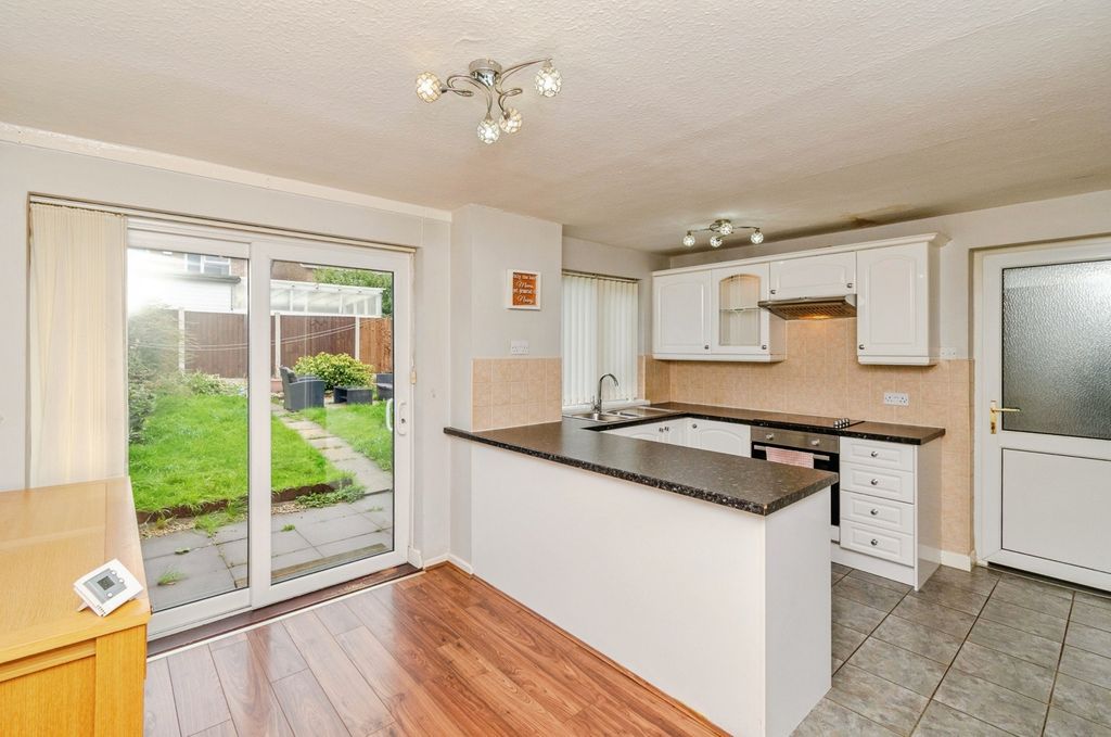 Property photo 3 of 17 Photo