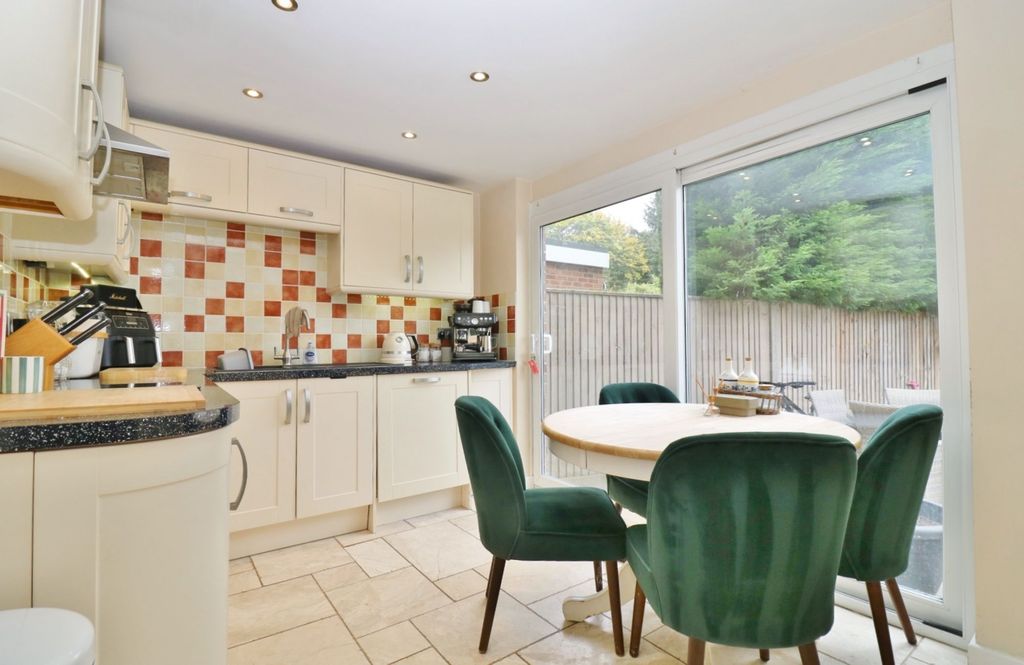 Property photo 3 of 21