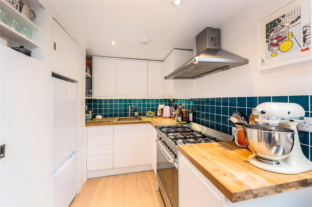 Property photo 2 of 12 Kitchen