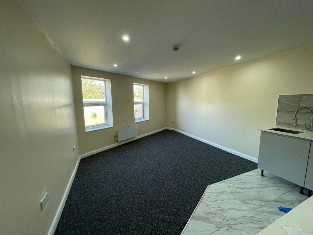 Property photo 3 of 5 Gallery