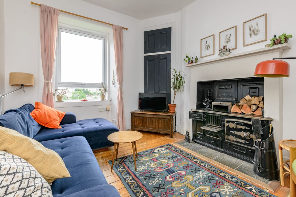 Property photo 2 of 9
