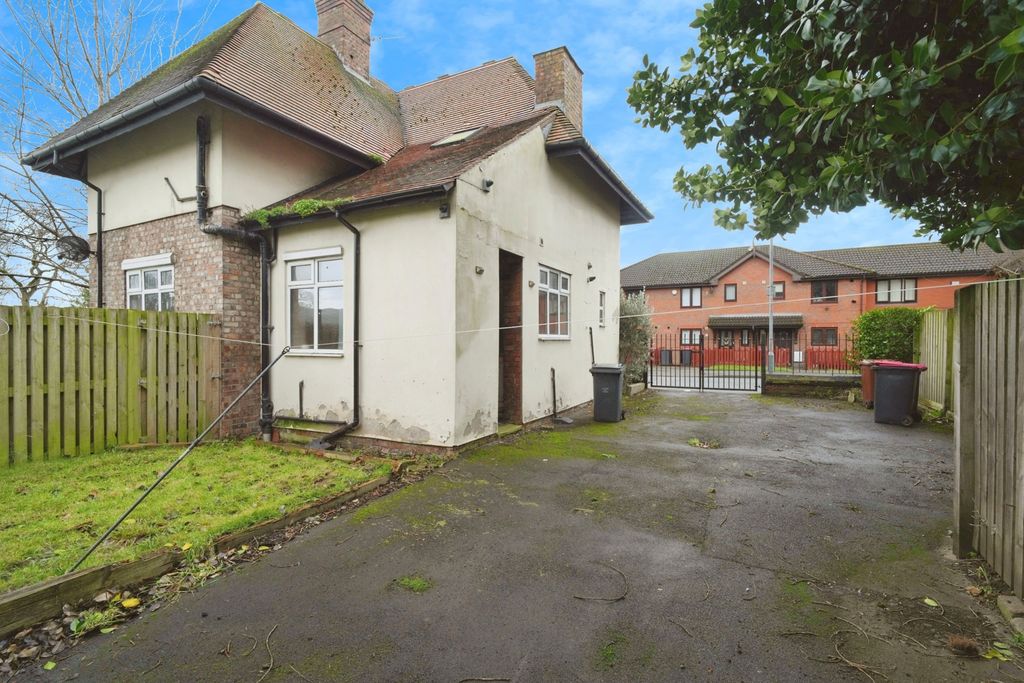 Property photo 2 of 22 External