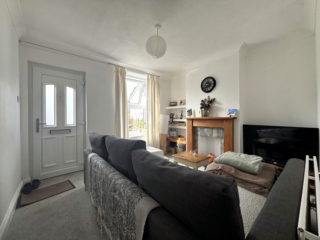 Property photo 2 of 8