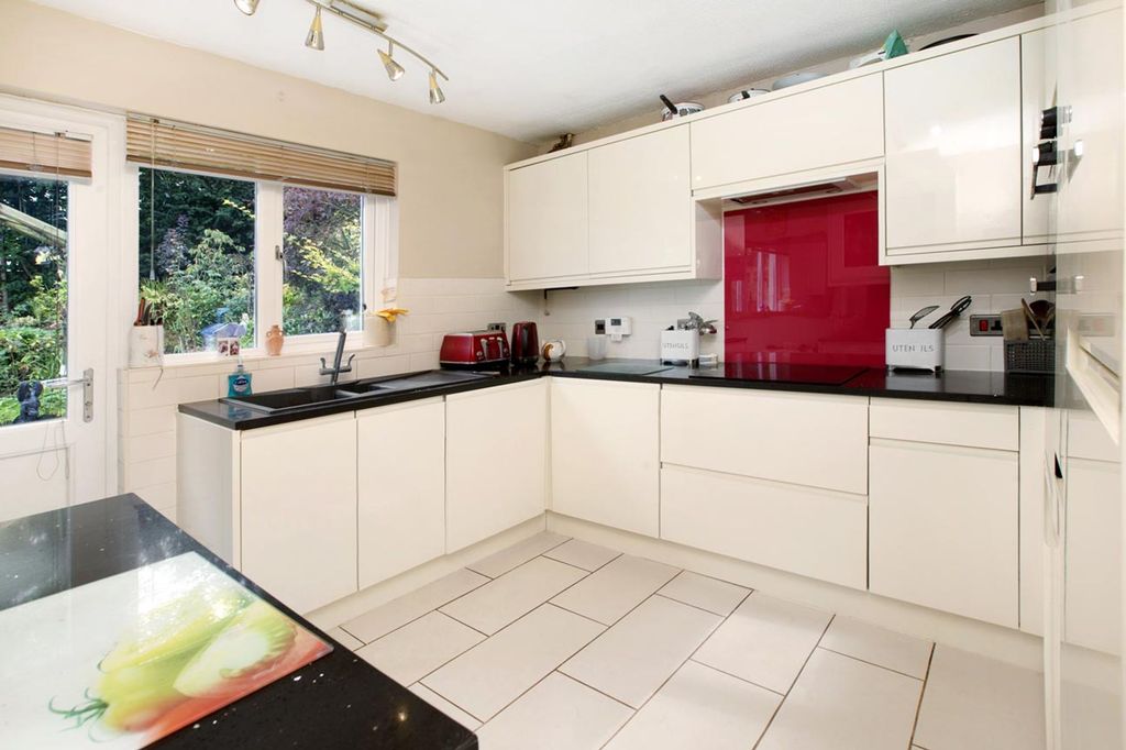 Property photo 2 of 16