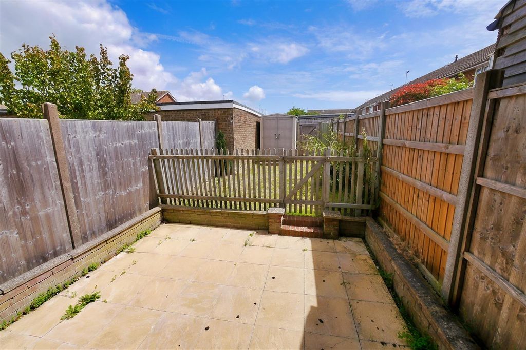 Property photo 3 of 13 Garden