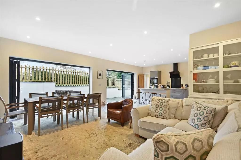 Property photo 3 of 26