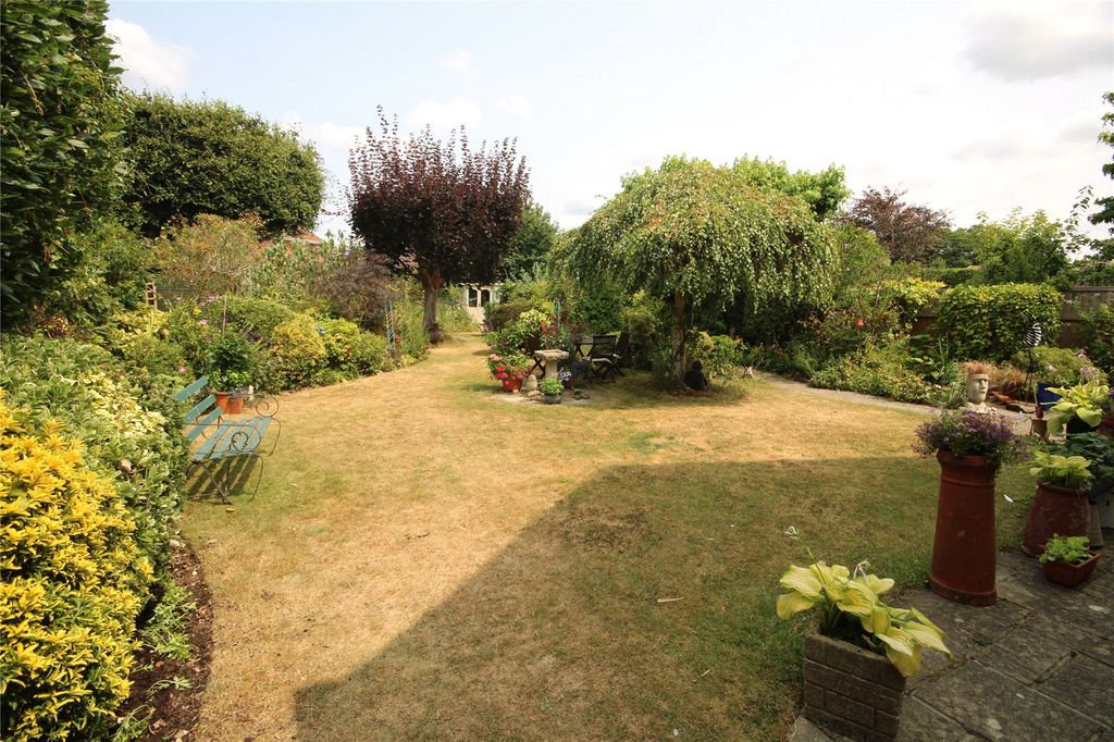 Property photo 2 of 14 Picture No. 12