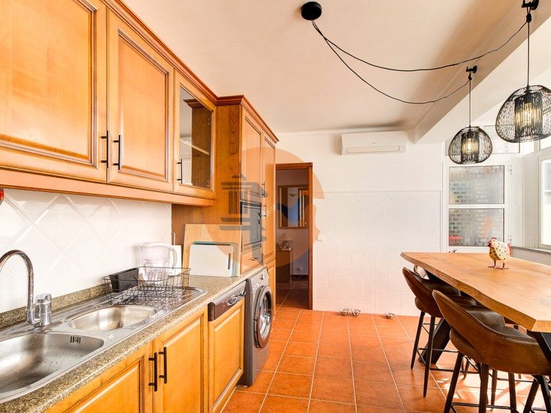 Property photo 2 of 38
