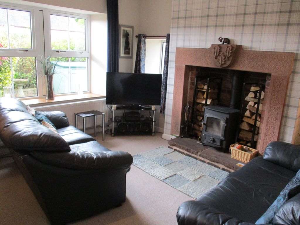 Property photo 2 of 27