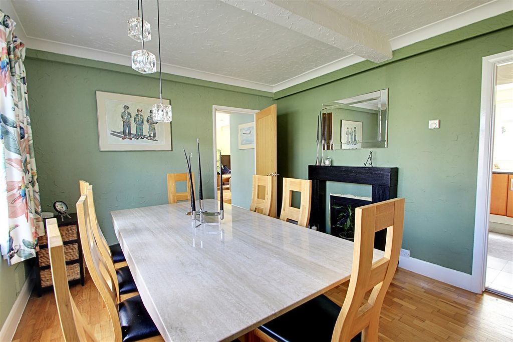 Property photo 3 of 27 Dining Room.Jpg