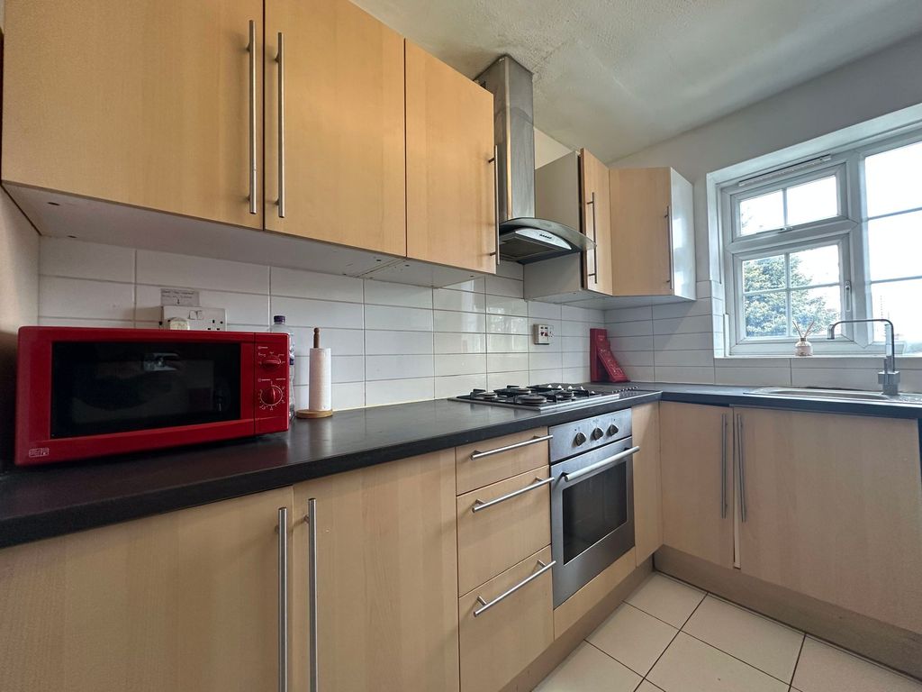 Property photo 2 of 8 Kitchen