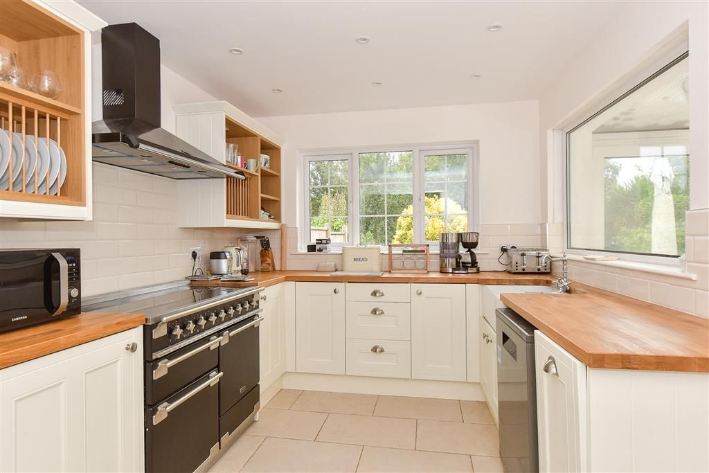 Property photo 3 of 13 Kitchen