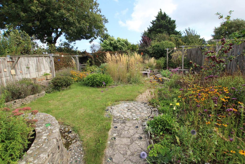 Property photo 2 of 18