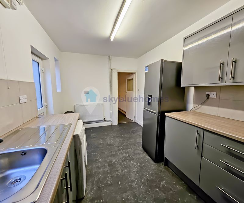 Property photo 3 of 16 Photo 7