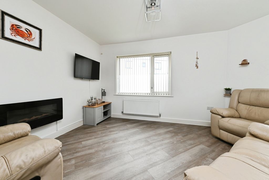 Property photo 2 of 18 Pbox-Img.Jpg