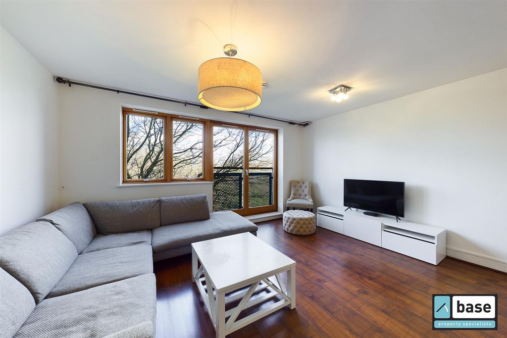 Property photo 1 of 13 Reception