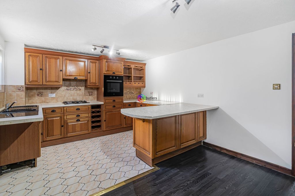 Property photo 3 of 15